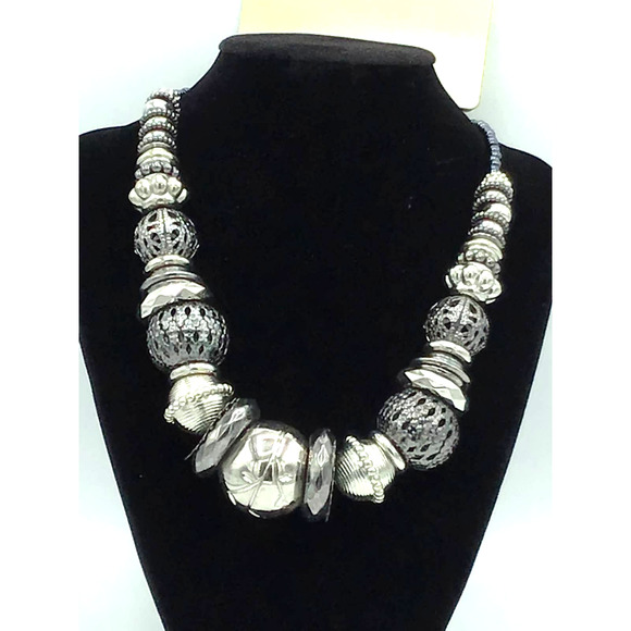 Bold Elements Chunky Silver & Black Necklace - Picture 2 of 3